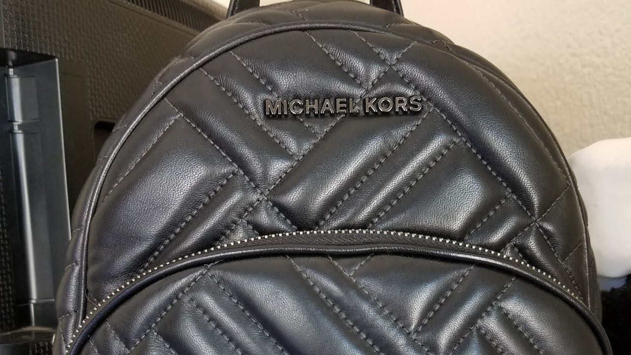 What's in my Michael Kors Abbey backpack? #michaelkors