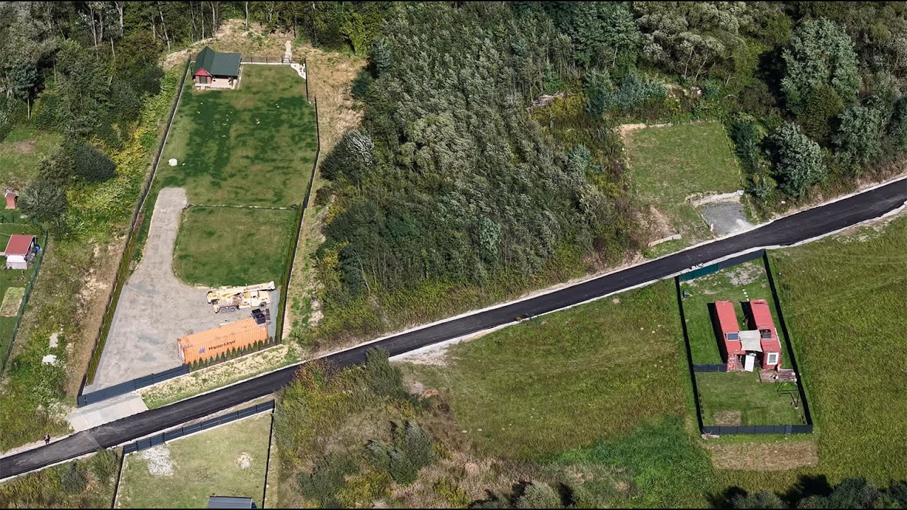 Takmer 600 metrov nového asfaltu. Cesta k Starej hati a budúcej cyklolávke má nový povrch