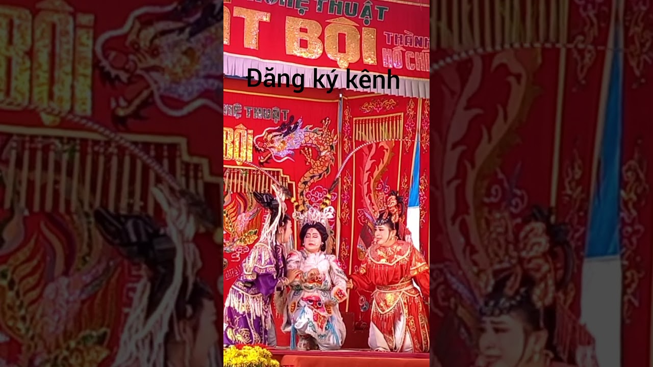 màn biểu diễn hát bội 15