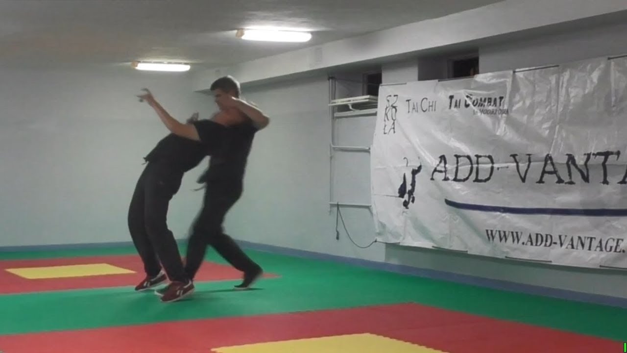 Egzamin Tai Combat - (2 godzina egzaminu) - dźwignie i uderzenia (1 stopień)