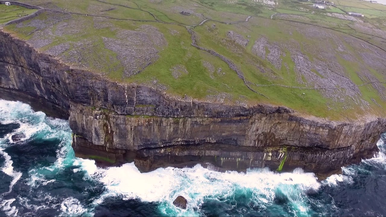 THE ARAN ISLANDS BY DRONE (IRELAND)- D&uacute;n Aonghasa- Inis M&oacute;r