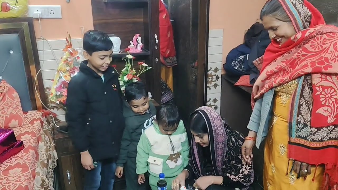 Birthday ka 3rd cake 🎂 mummy papa ke sath cut Kiya|| birthday celebration 🎊 || @sona_official3744 