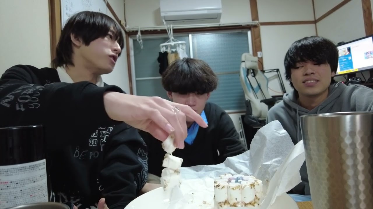 使用済みオ○ホをむさぼる奴ら