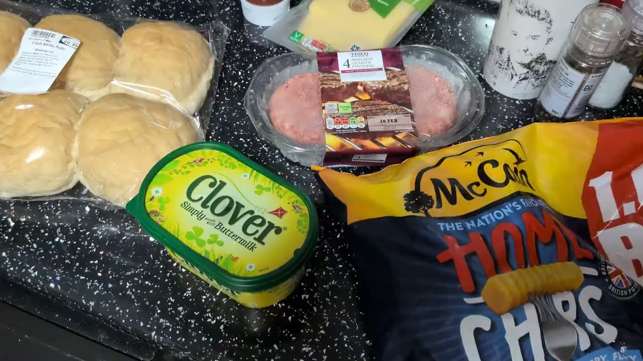 DINNER BURGERS CHIPS AND SAUCE AIR FRYER #food