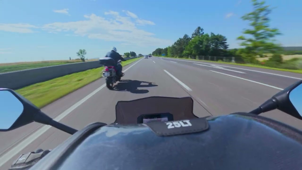 Random Austrian Autobahn | HORNET 750 | RAW EXHAUST