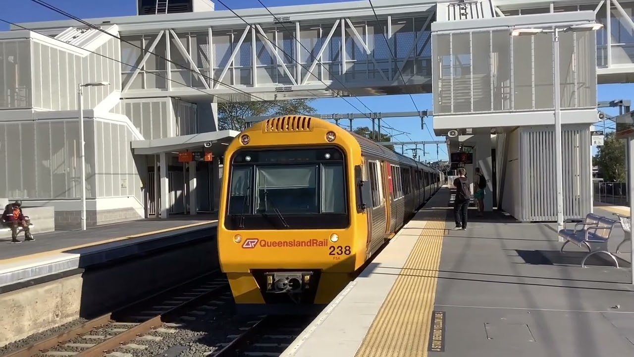 Queensland Trains - Trains at Yeronga