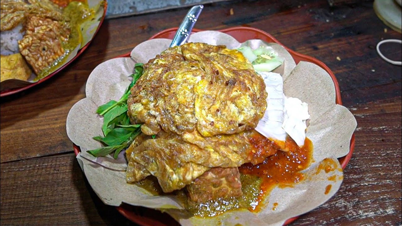 CUMA JUALAN TELOR DADAR KAYA BEGINI?? PENJUALNYA NGOCOK TERUS SAMPAI PAGI, NASI LUDES 2 TERMOS JUMBO
