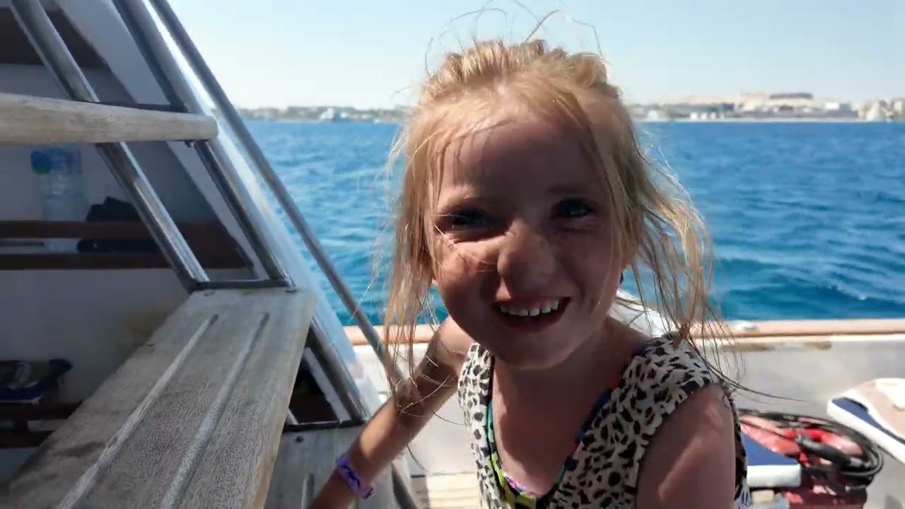 Hurghada private yacht trip
