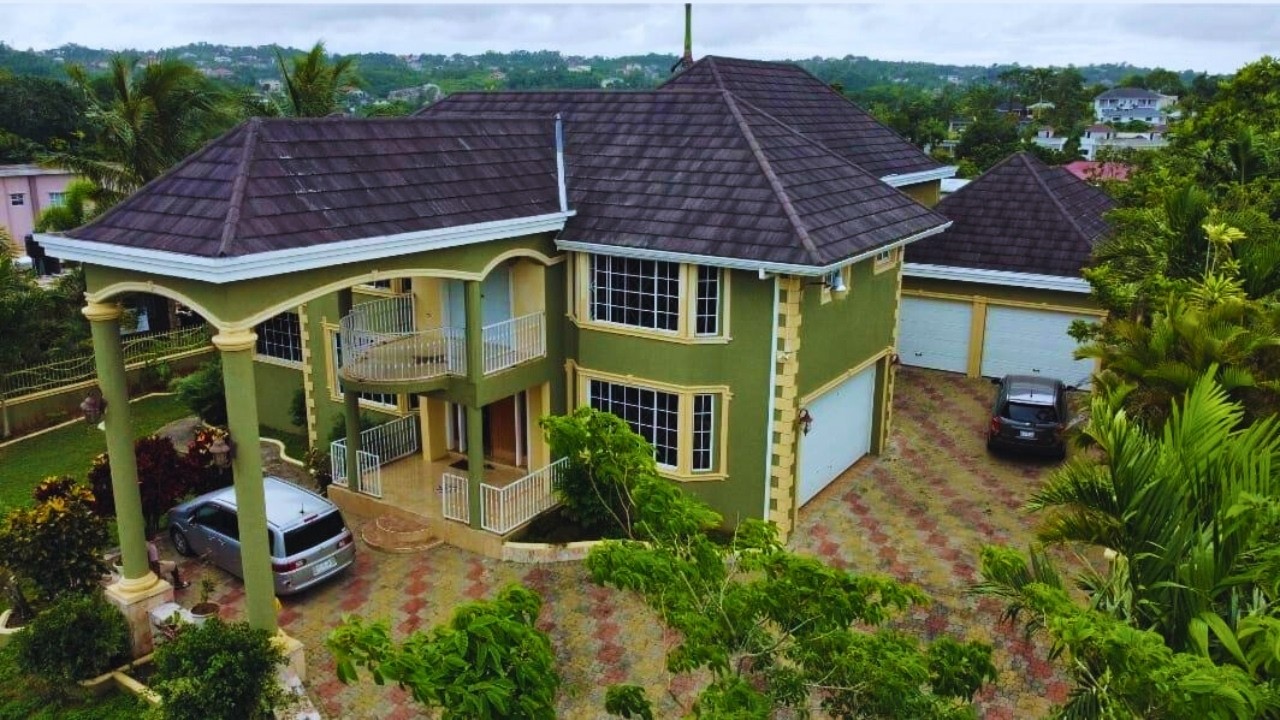 PRICE REDUCED | Elegantly Designed | 8 Bedroom 8 Bathroom | Godfrey Place, Woodlawn, Mandeville