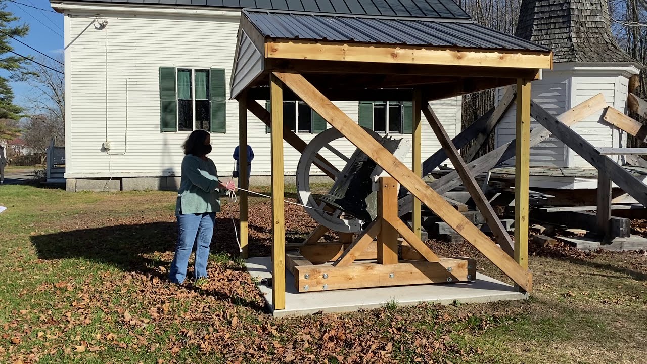 Benton rings bell for Veterans Day