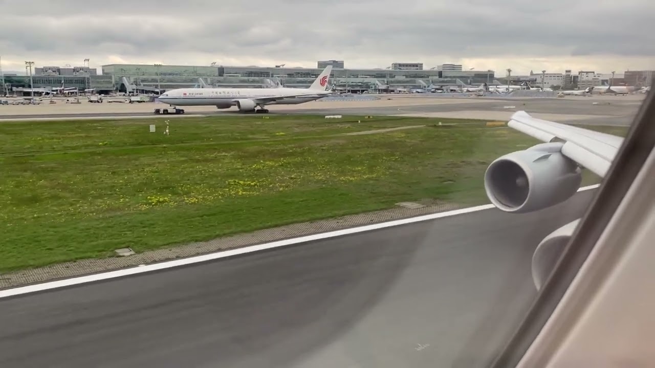 Lufthansa 747-8 , Upper Deck view, takeoff from Frankfurt