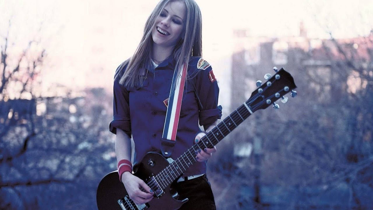 Avril Lavigne - Anything But Ordinary (Official Instrumental)