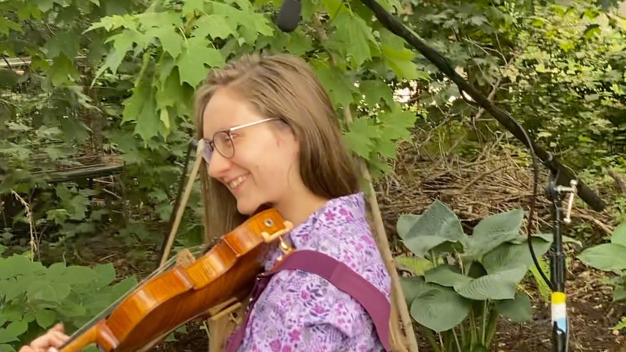 WORLD'S BEST VERSION OF Ragtime Annie With Catie Jo By The Roe Family Singers