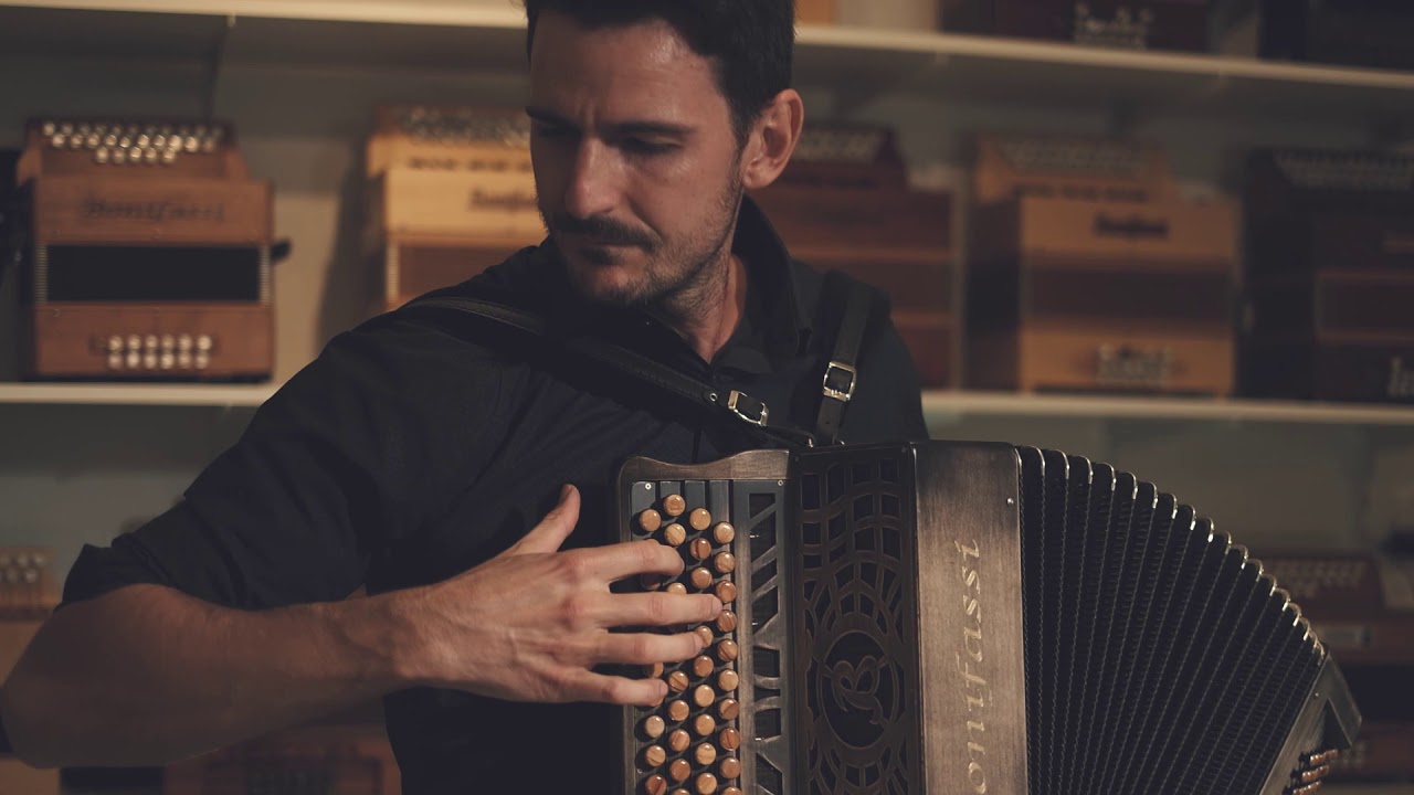 La Romance de Paris sur accordéon BRETON