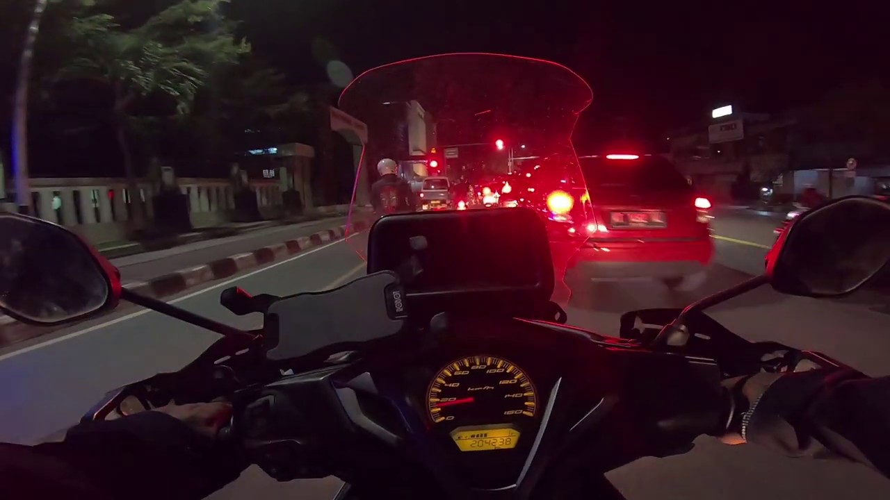 JALAN JALAN KE LAPANGAN MERDEKA BALIKPAPAN | MALAM HARI | MOTOVLOG
