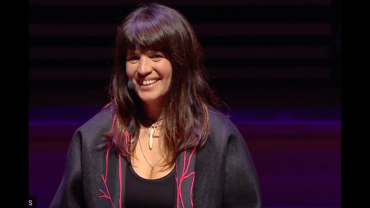 Le pari de l’intégration des femmes par le sport | ALESSANDRA MACHADO | TEDxLille