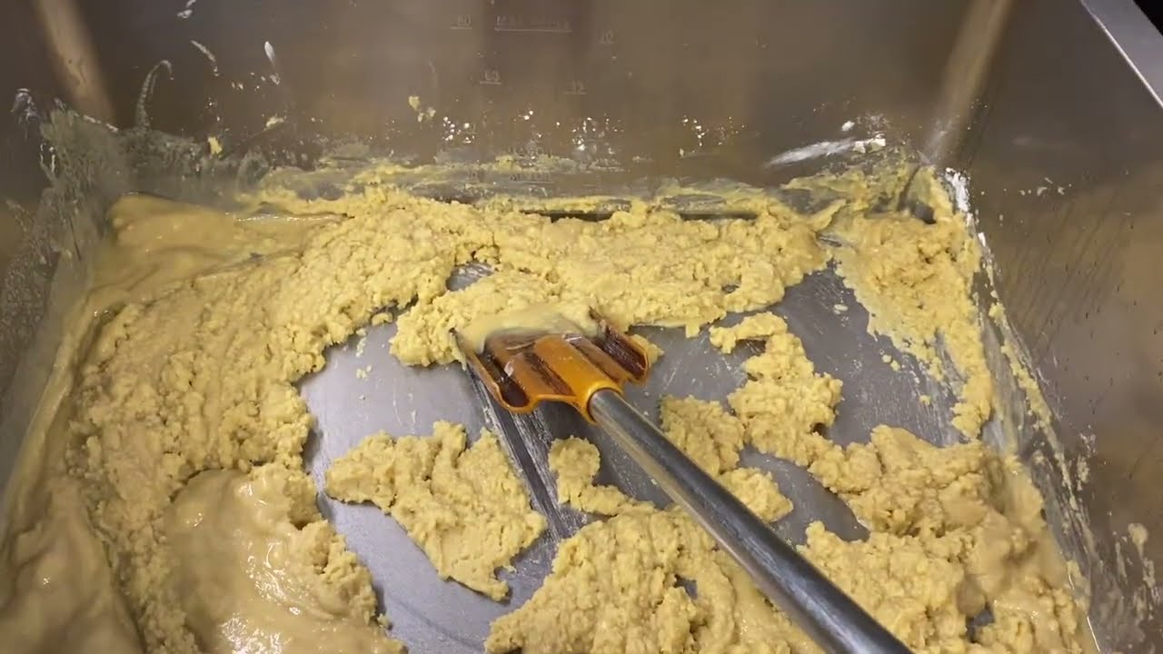 BUTCH Cooking Boiling Pasta,Making White Cheese 🧀 Garlic Pasta Sauce  Recipe #food #shorts 