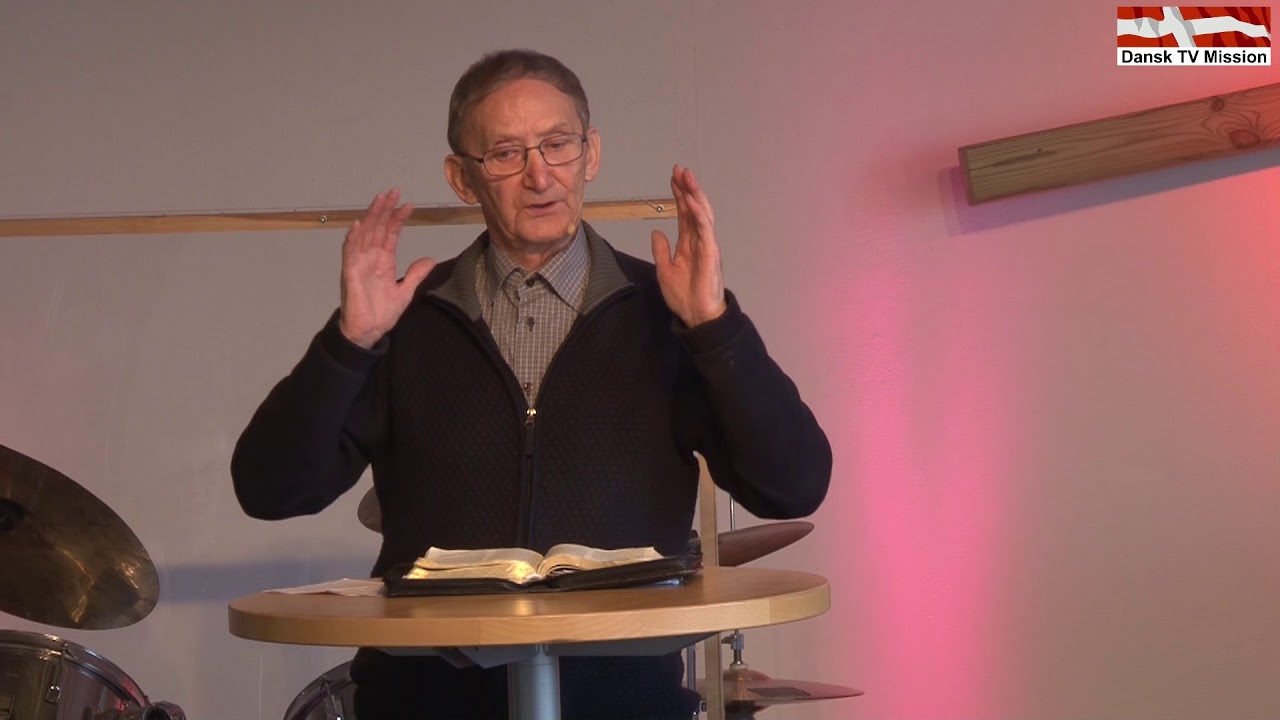 Skjern Pinsekirke - Stol p&aring; Gud. Pr&aelig;diken af Christian Linde.