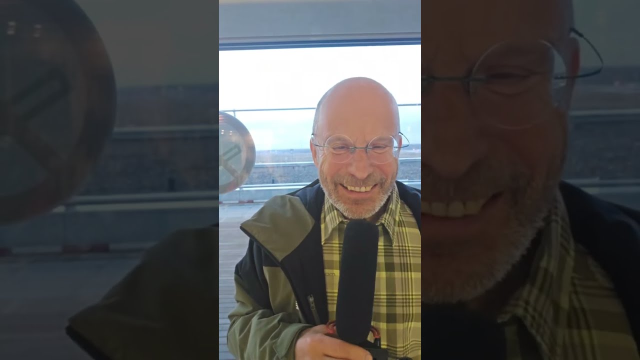 Heinrich Schimpfs  Psychotherapeutische Praxis überträgt einen Livestream.