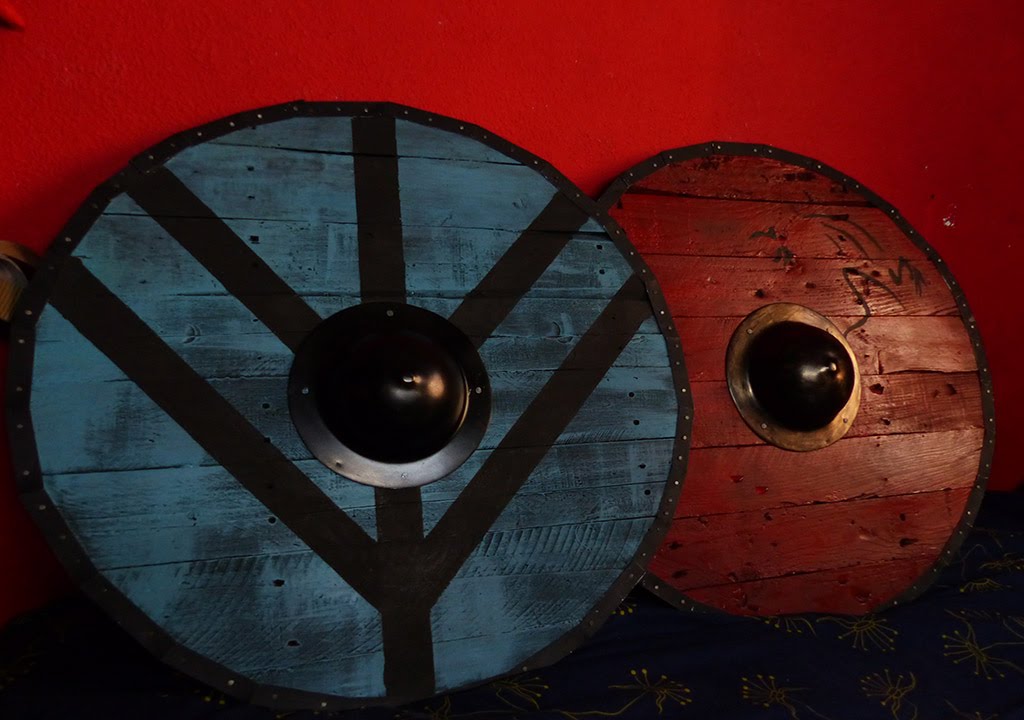Ragnar and Lagherta´s shields | Homemade | Vikings