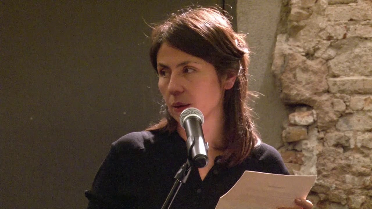 Andrea Soto: Entre glúteos, sillas y tropiezos