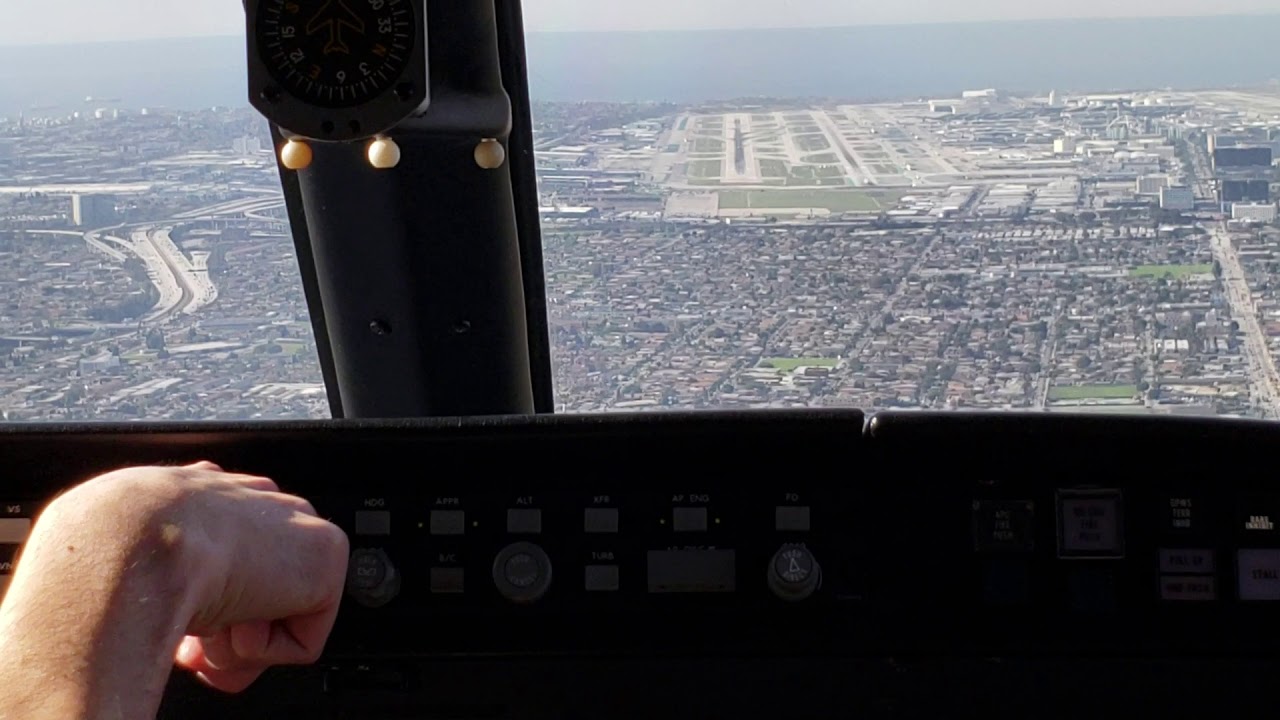 Bombardier Challenger 604 Landing at KLAX