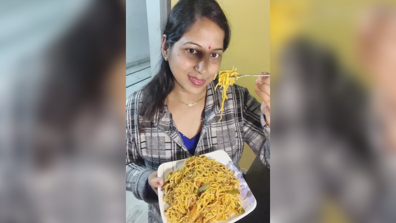 देसी स्टाईल में चाऊमीन! 😋