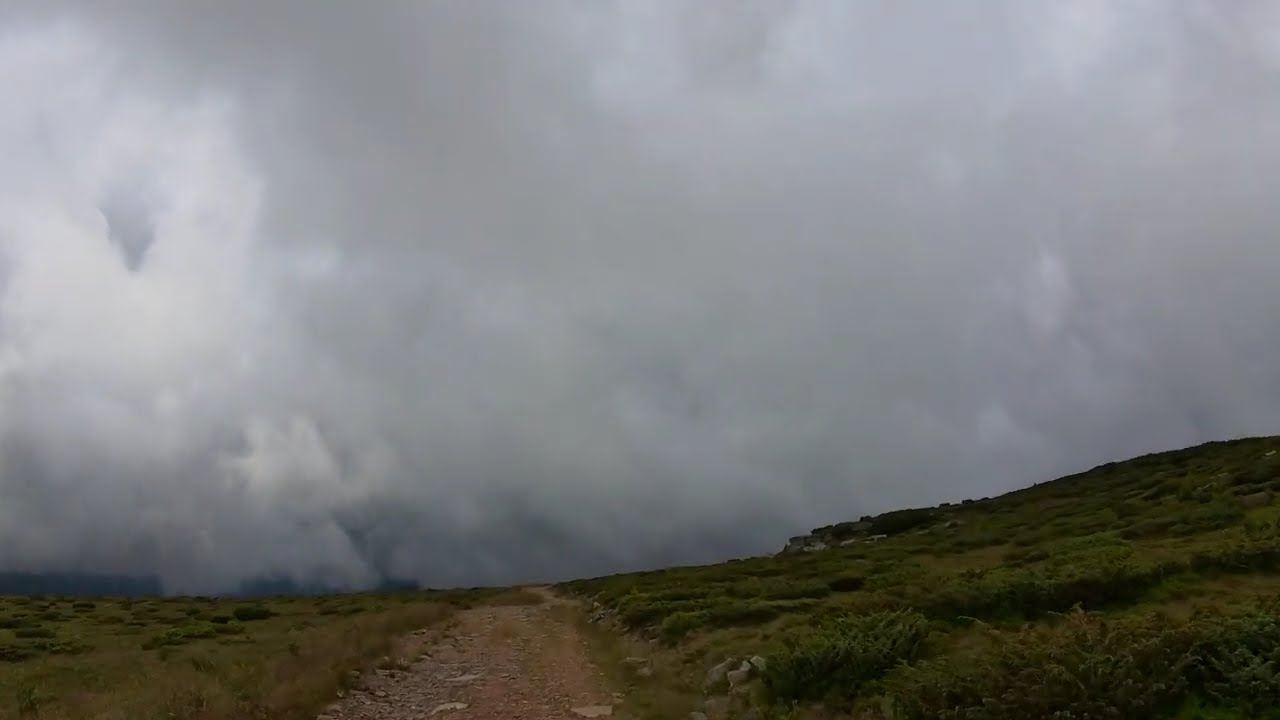 Pe coborare de la Statia meteo/Vf Retitis catre fosta Cariera de sulf Calimani,partea III