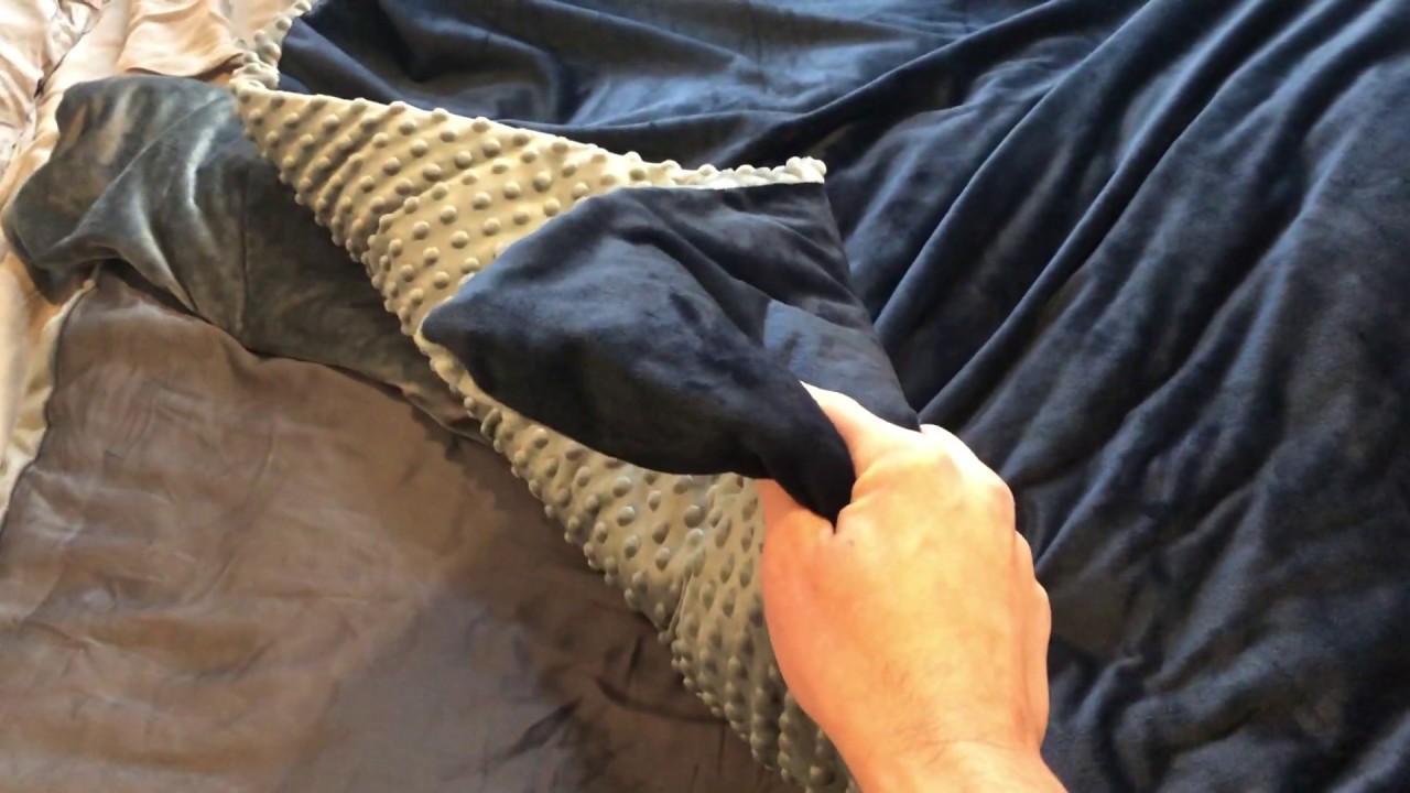 Weighted Blankets: What makes a weighted blanket better? Luxome weighted blanket raw preview.