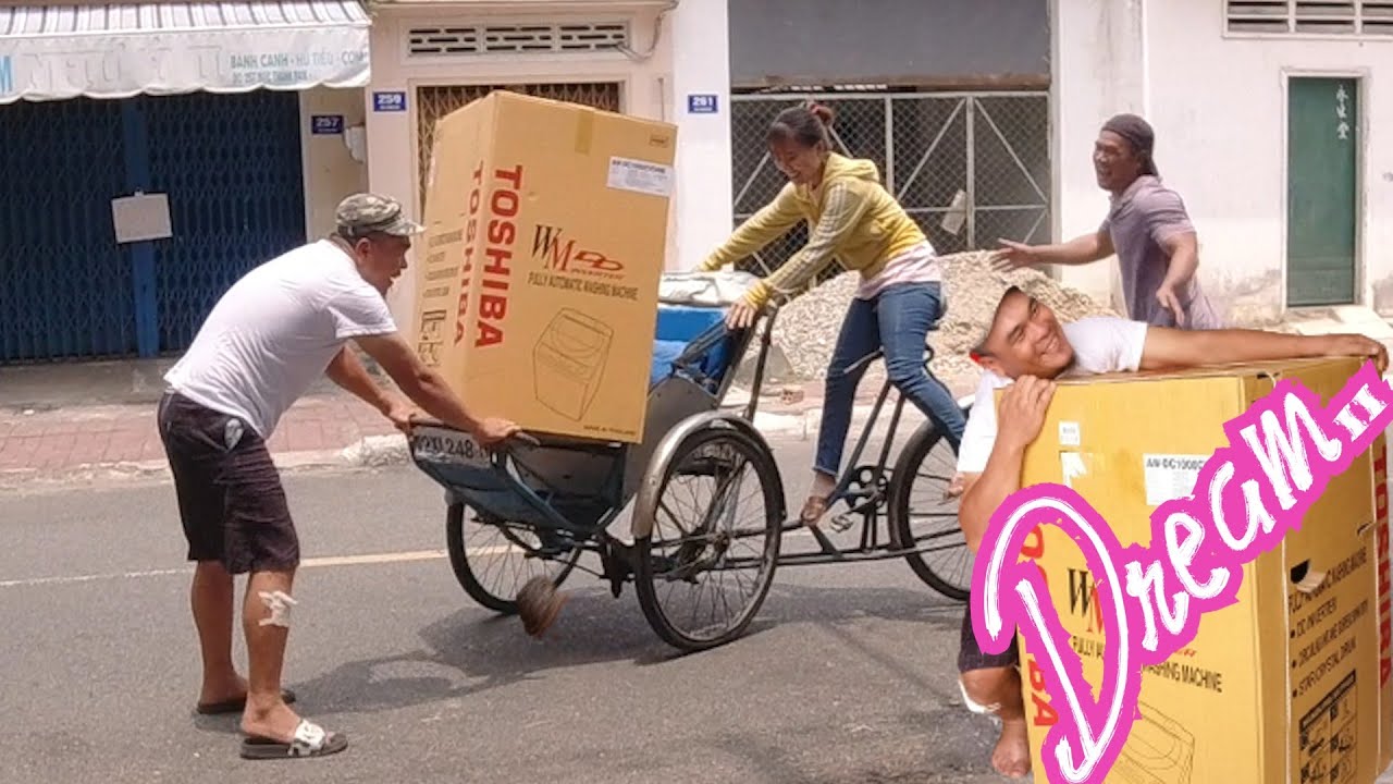 Món Quà Lớn Cho Anh Bé Đến Từ Người Hâm Mộ