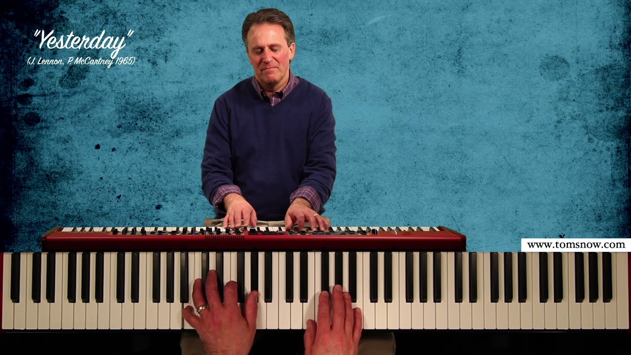 Tom Snow Performs 