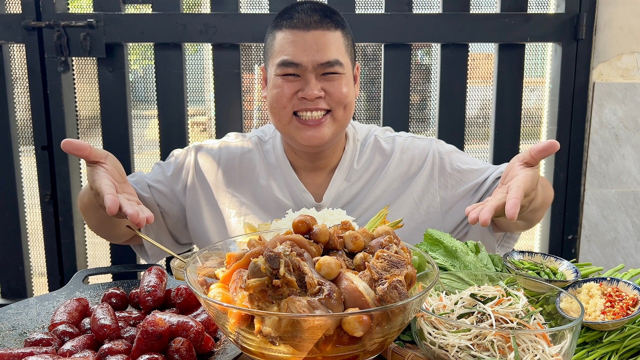 Ăn Cơm Nhà Với Món Giò Heo Kho Rệu Trứng Cút Kèm Dưa Giá Ngon Hết Sảy