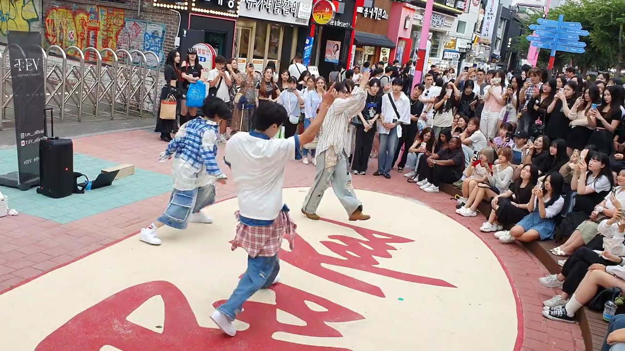 [STREET ARTIST] T:EV. INTERACTIVE HONGDAE BUSKING. 240705.