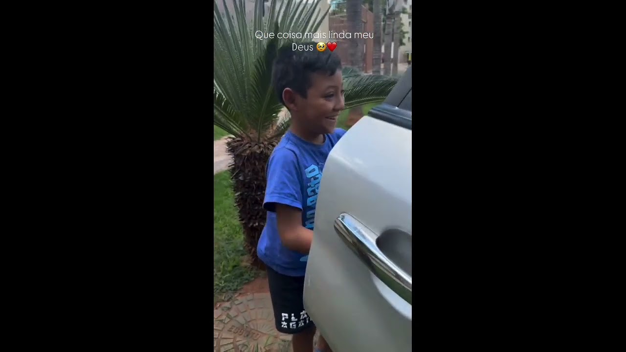 Sara Kellen foi buscar seu sobrinho/almoço na casa da mãe 