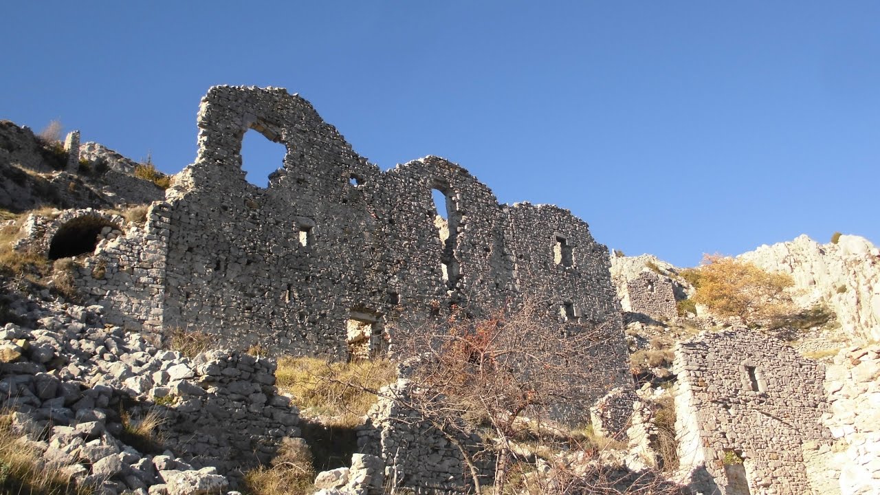 La Légende du village maudit de Rocca Sparvièra