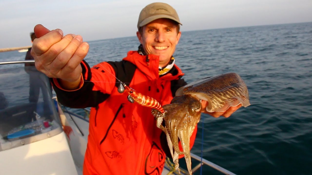 Techniques de pêche des seiches et calamars à la turlutte en bateau par Europêche34