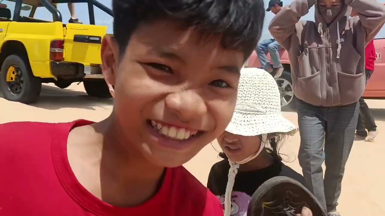 MỘNG 3 CẢ NHÀ ĐI TẮM BIỂN 