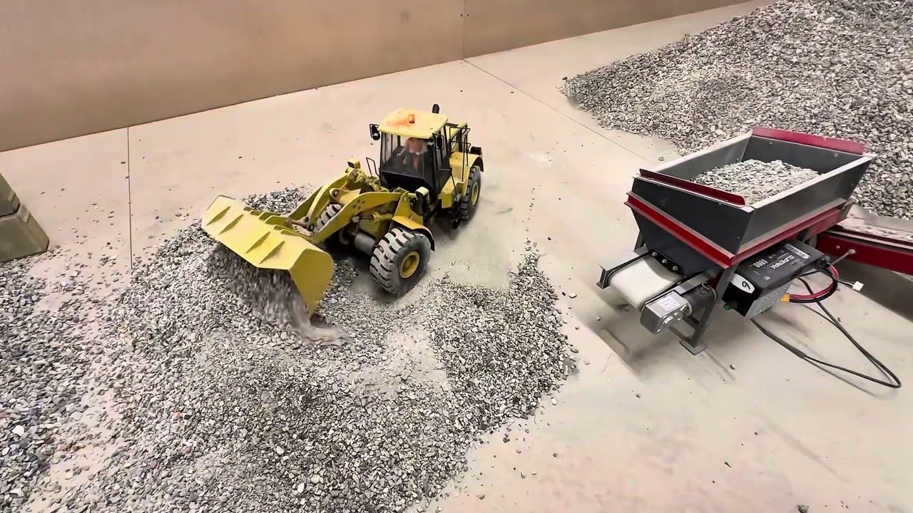 Crush material on the move !!