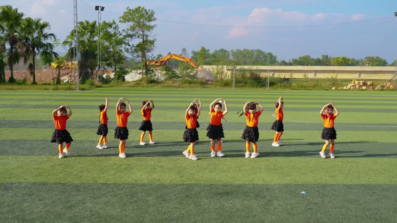 THÂN SINH PHỤ MẪU - NHÓM NHẢY STARKIDS