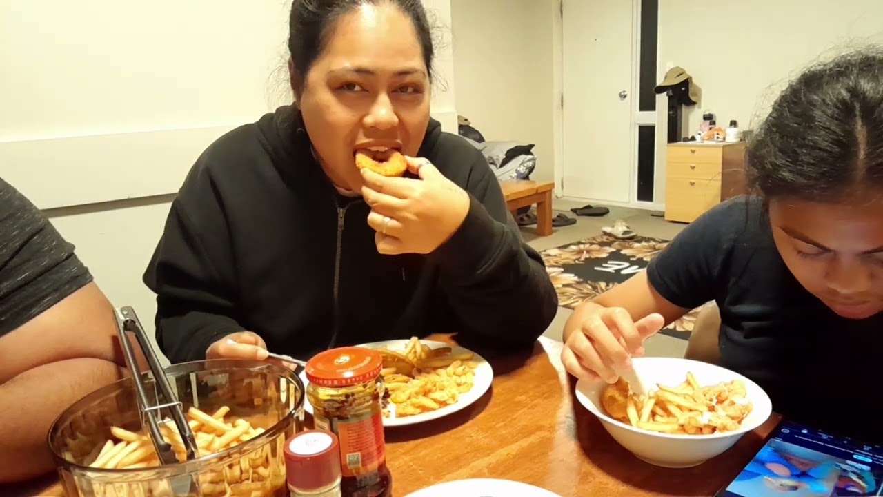 MUNCHIE MODE ACTIVATED 🤤 – Family Dinner That Hits DIFFERENT 😋 #familydinner #lightmeal #fyp 