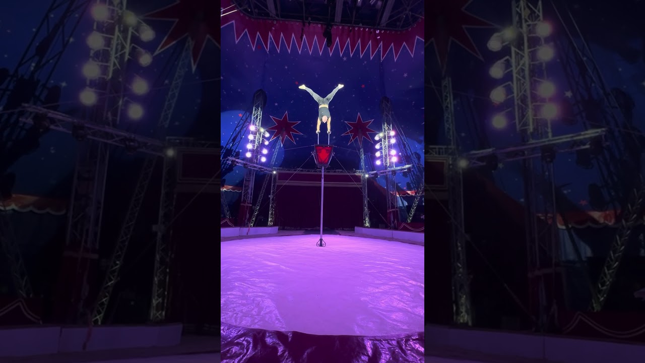Gediminas Maldanis hand balancing on the lamp IMG 2819