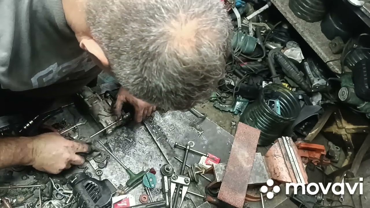 Makita HR2811FT нарушение правил экплуатации.