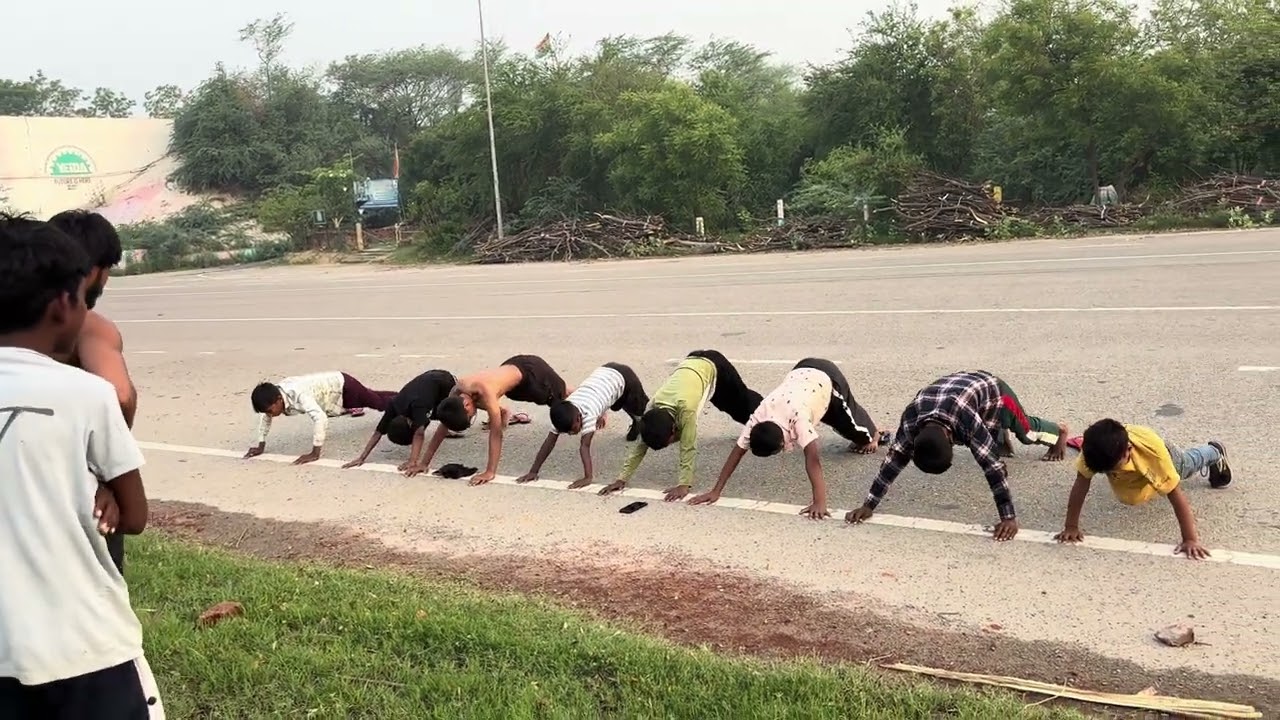 Push-up competition😱💪