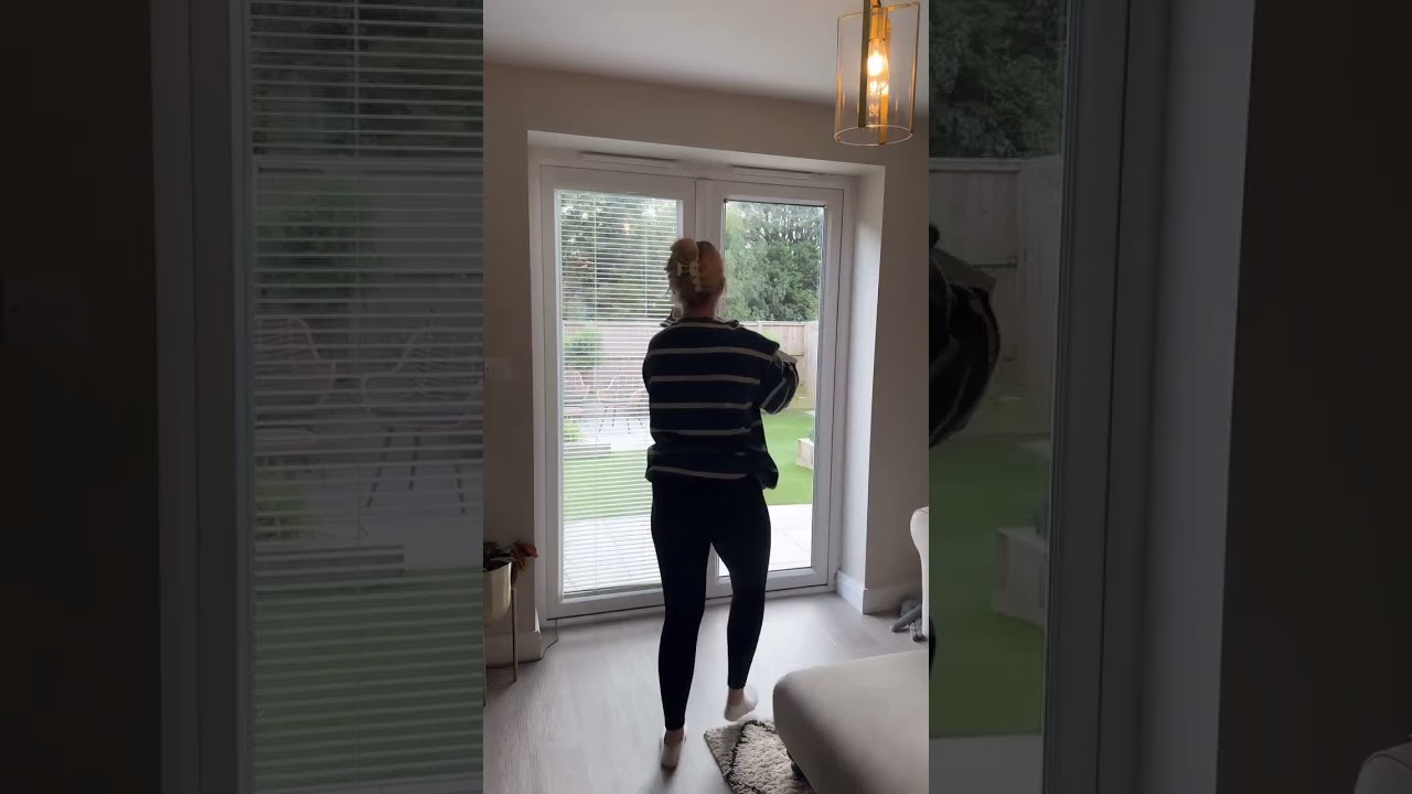 Intu Venetian Blinds can be fitted to your doors in less than 10 minutes 🙌🏼
