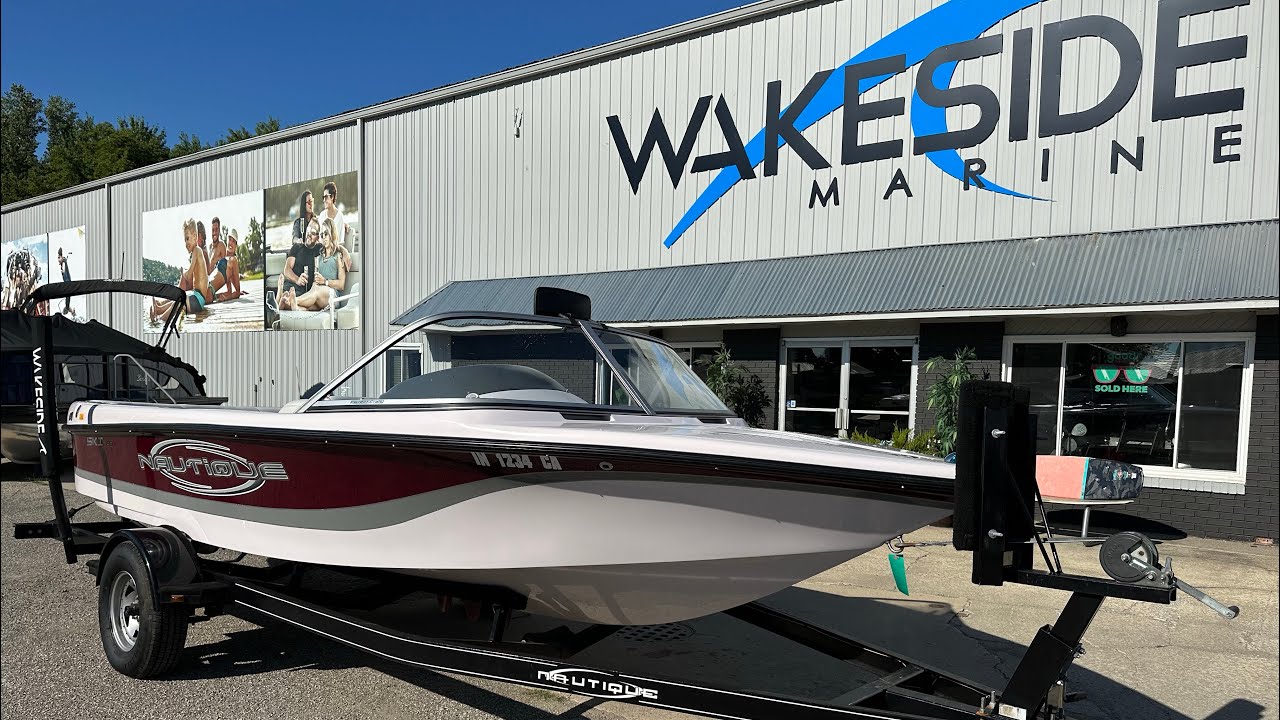 2004 Correct Craft Ski Nautique 196 Close Bow | Stock ID 7909
