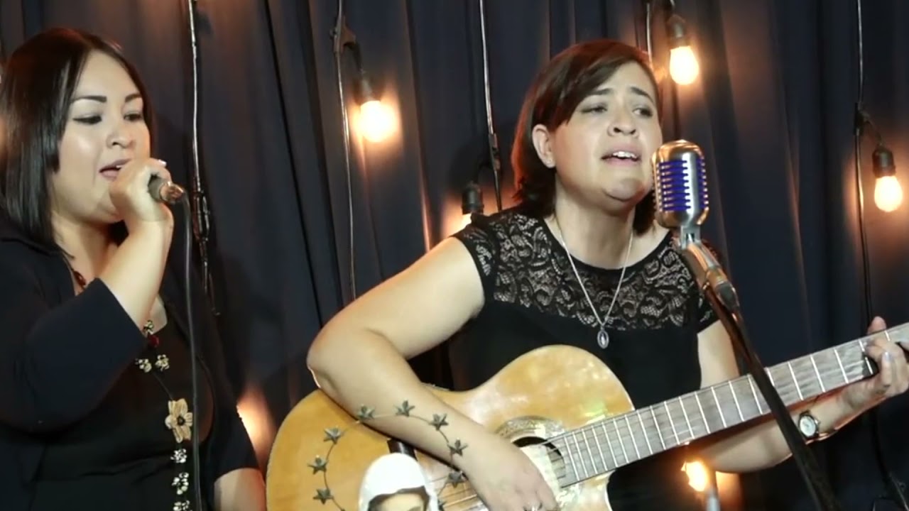 Andando de tu mano cover - Cristy y Monse