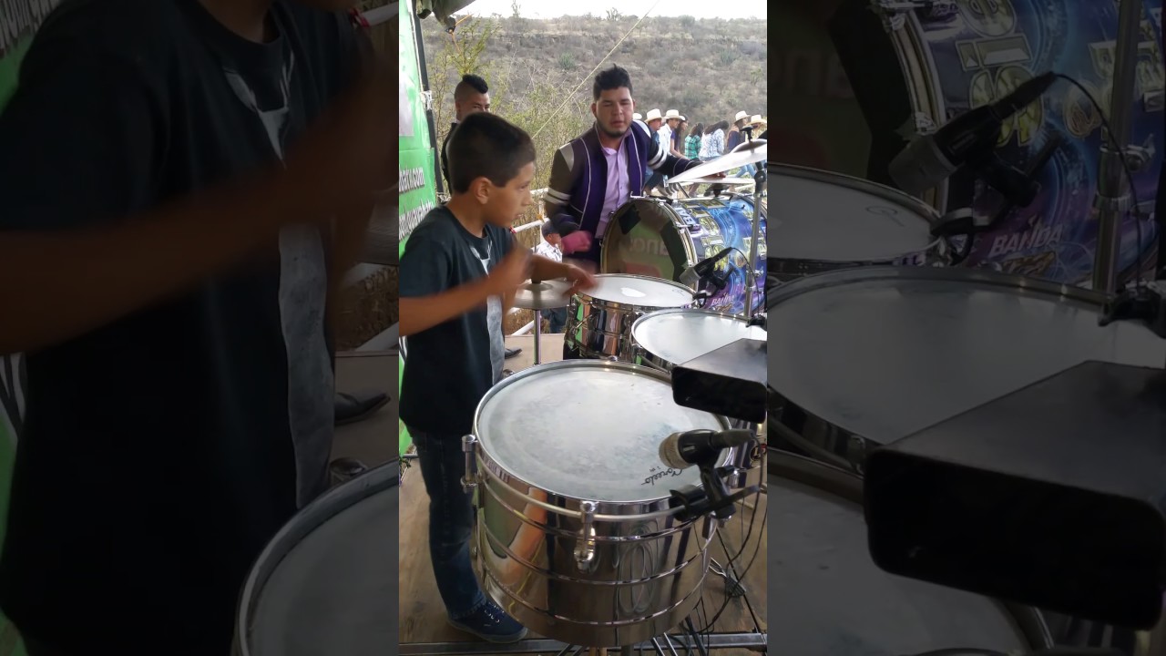 Palomazo niño tocando las tarolas Arriba pichataro