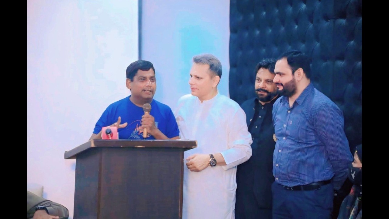 Shahbaz Akbar Ulfat, be lovedby all, with Shakeel Ahmed Chohan