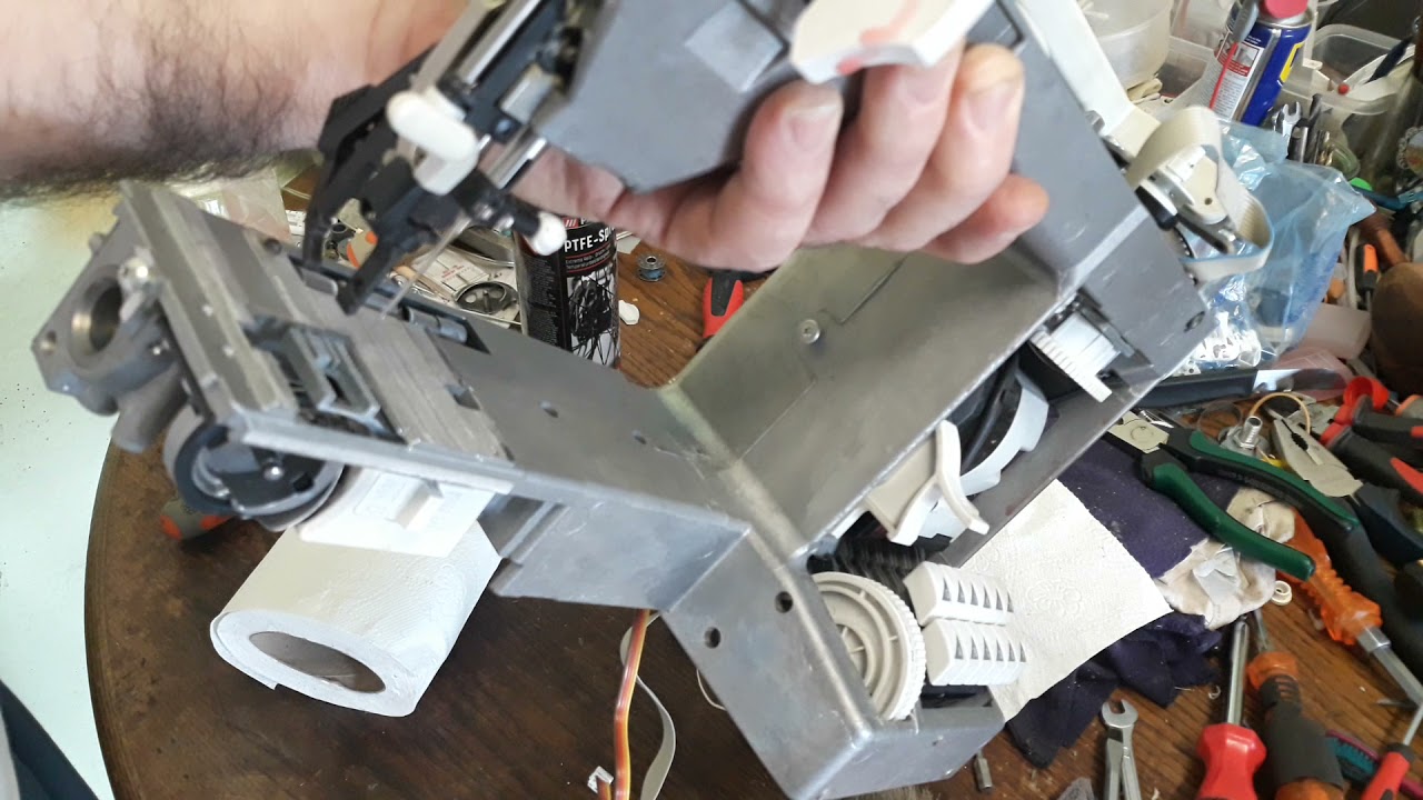 PFAFF Nähmaschine - Model 6230 tiptronic - Maschine ölen und schmieren تشحيم وتزيت الماكينة