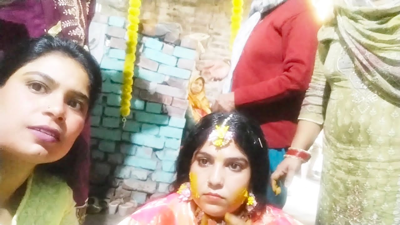 लग गई हल्दी हल्दी रेशम की  रेस में हो गई पूरी अच्छे से#@ChaviiOfficial #vlog 